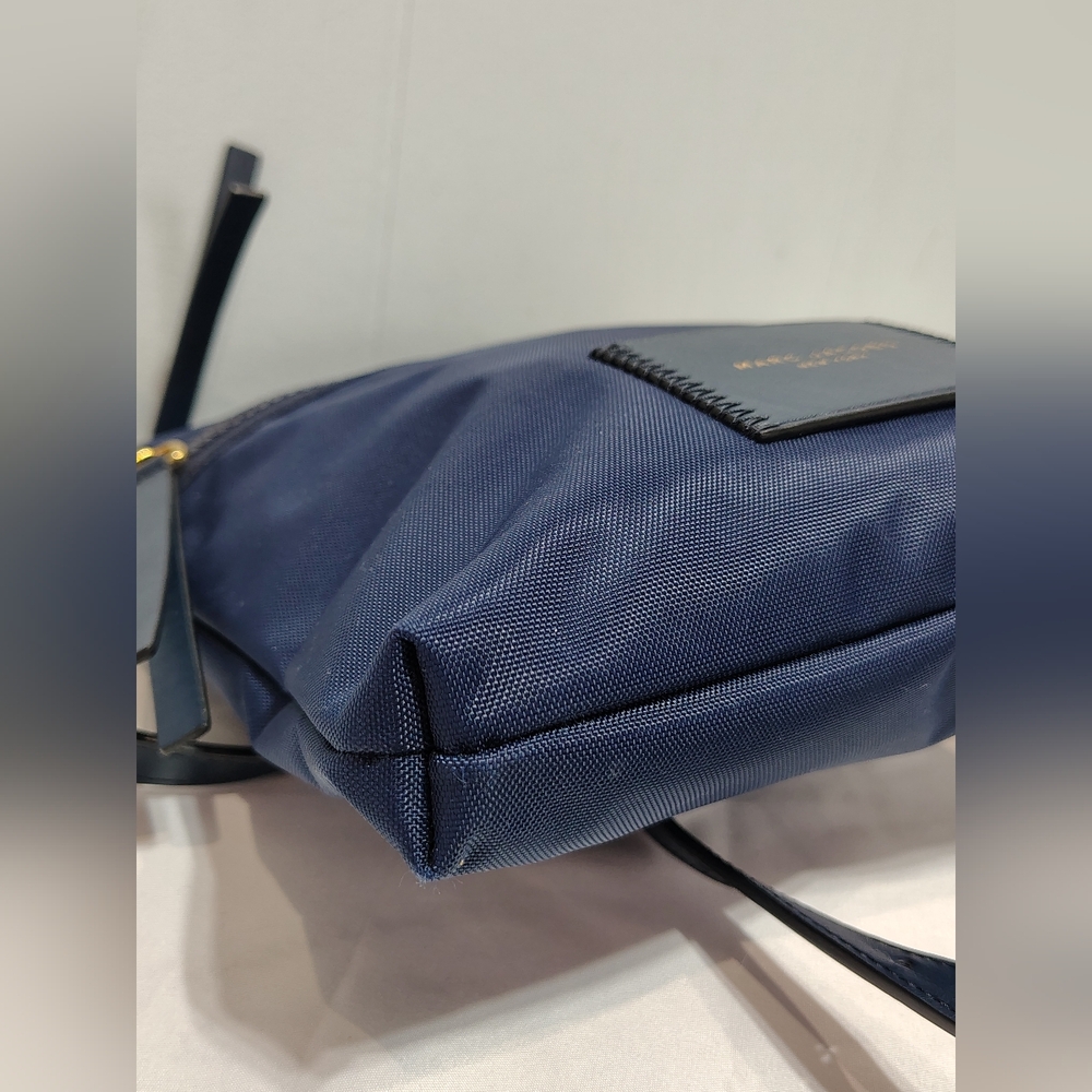 Marc Jacobs Navy Nylon Crossbody Bag Minimalist Lightweight Travel - Picture 6 of 15